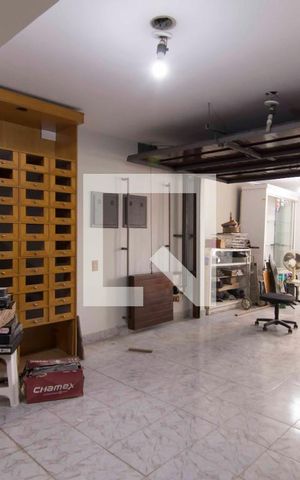 Casa à venda com 210m², 3 quartos e 4 vagasGaragem
