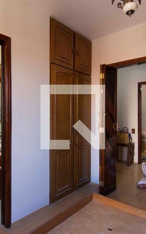 Casa à venda com 210m², 3 quartos e 4 vagasSuíte