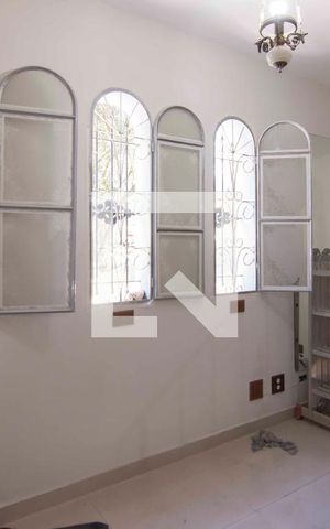 Casa à venda com 210m², 3 quartos e 4 vagasEntrada