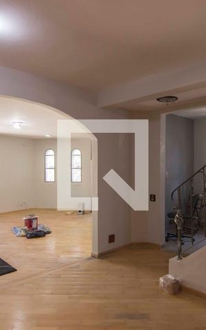 Casa à venda com 210m², 3 quartos e 4 vagasSala