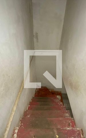 Casa para alugar com 177m², 5 quartos e 1 vagaEscada