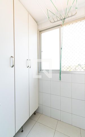 Apartamento para alugar com 65m², 2 quartos e 1 vaga Apartamento para alugar com 65m², 2 quartos e 1 vagaLavanderia