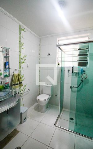 Casa à venda com 210m², 3 quartos e sem vagaBanheiro de Serviço