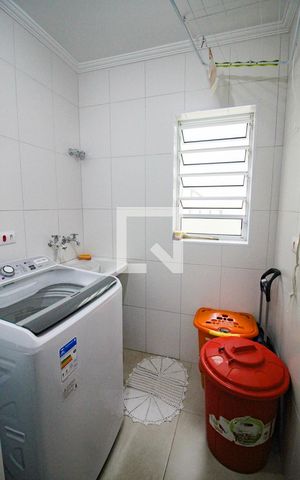 Casa à venda com 210m², 3 quartos e sem vagaÁrea de Serviço