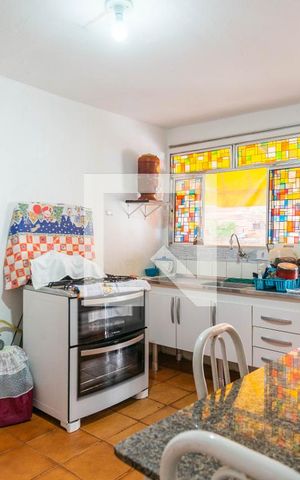 Casa à venda com 60m², 2 quartos e 2 vagasCozinha