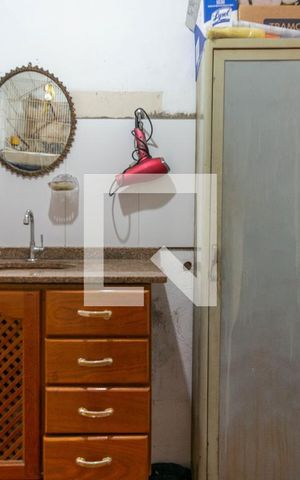 Casa à venda com 60m², 2 quartos e 2 vagasBanheiro 1