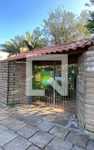 Casa à venda com 340m², 4 quartos e 3 vagasFachada