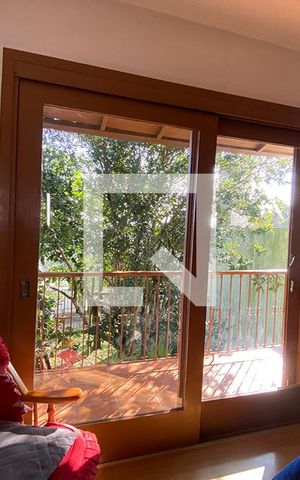 Casa à venda com 340m², 4 quartos e 3 vagasPorta Janela da Suíte