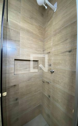 Casa à venda com 340m², 4 quartos e 3 vagasBox do Banheiro da Suíte