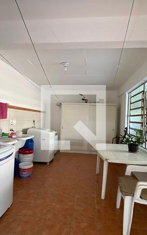 Casa à venda com 340m², 4 quartos e 3 vagasLavanderia