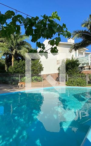 Casa à venda com 340m², 4 quartos e 3 vagasPiscina