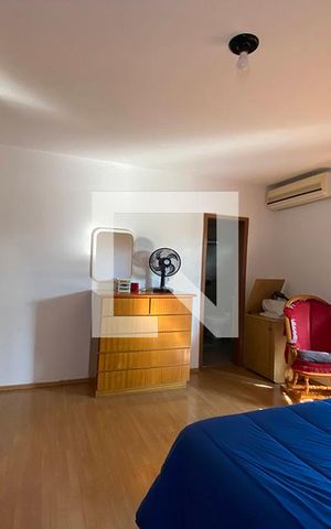 Casa à venda com 340m², 4 quartos e 3 vagasQuarto 4 - Suíte