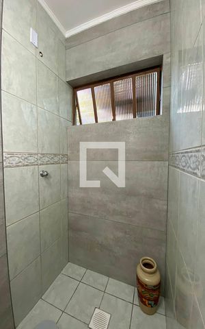 Casa à venda com 340m², 4 quartos e 3 vagasBox do Banheiro Social 2