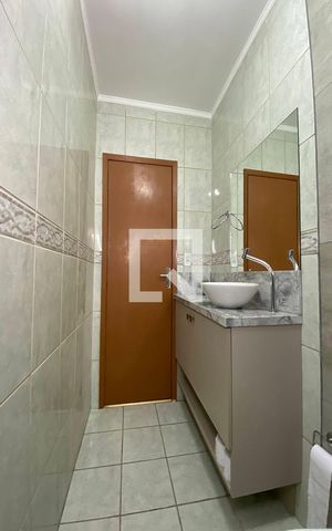 Casa à venda com 340m², 4 quartos e 3 vagasBanheiro Social 2
