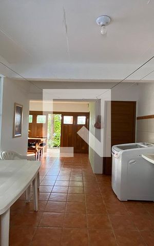 Casa à venda com 340m², 4 quartos e 3 vagasLavanderia