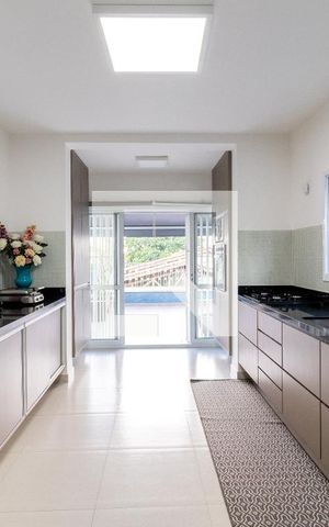 Casa à venda com 180m², 3 quartos e 2 vagasCozinha