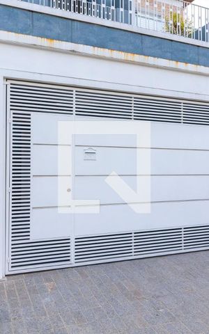 Casa à venda com 180m², 3 quartos e 2 vagasFachada