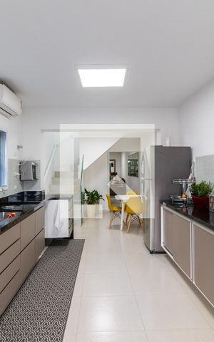 Casa à venda com 180m², 3 quartos e 2 vagasCozinha