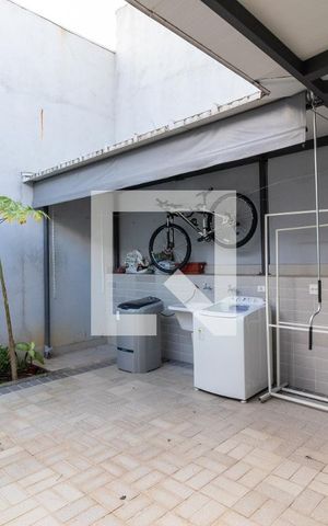 Casa à venda com 180m², 3 quartos e 2 vagasQuintal e Área de Serviço