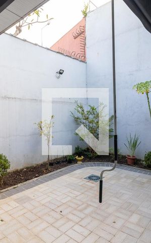 Casa à venda com 180m², 3 quartos e 2 vagasQuintal e Área de Serviço