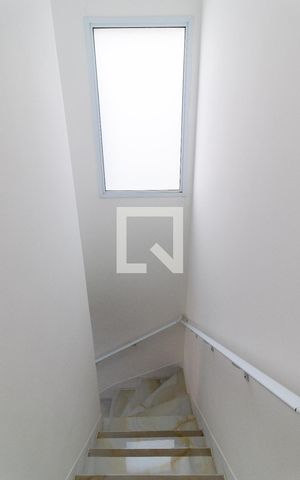 Casa à venda com 180m², 3 quartos e 2 vagasEscada