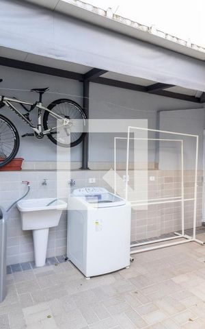 Casa à venda com 180m², 3 quartos e 2 vagasQuintal e Área de Serviço