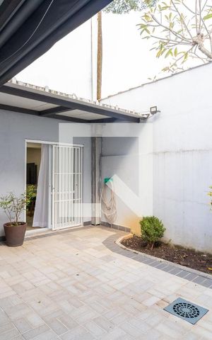 Casa à venda com 180m², 3 quartos e 2 vagasQuintal e Área de Serviço