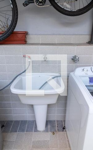 Casa à venda com 180m², 3 quartos e 2 vagasQuintal e Área de Serviço