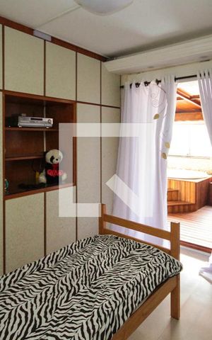 Casa à venda com 280m², 3 quartos e 2 vagas Casa à venda com 280m², 3 quartos e 2 vagasSuite 02