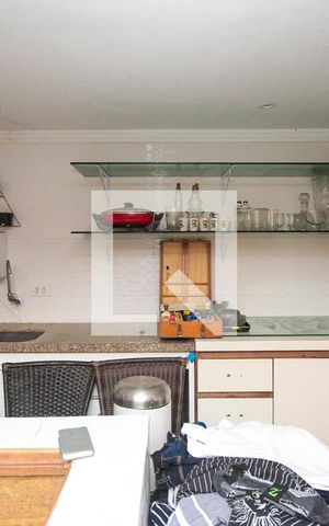 Casa à venda com 280m², 3 quartos e 2 vagas Casa à venda com 280m², 3 quartos e 2 vagasQuintal