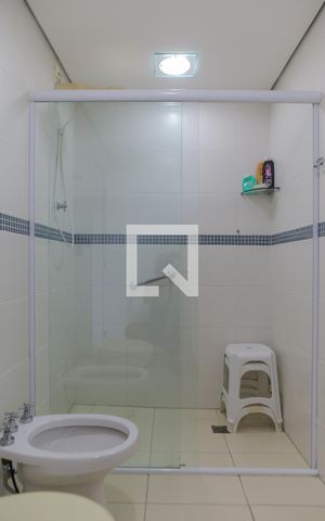 Apartamento para alugar com 132m², 3 quartos e 1 vaga Apartamento para alugar com 132m², 3 quartos e 1 vagaBanheiro da suíte 3