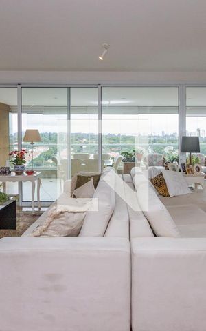 Apartamento para alugar com 180m², 3 quartos e 3 vagas Apartamento para alugar com 180m², 3 quartos e 3 vagasSala