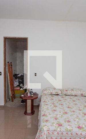 Casa à venda com 431m², 4 quartos e 8 vagas Casa à venda com 431m², 4 quartos e 8 vagasQuarto 3 - suíte