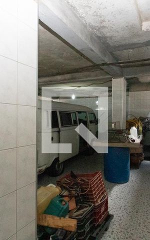 Casa à venda com 431m², 4 quartos e 8 vagas Casa à venda com 431m², 4 quartos e 8 vagasGaragem