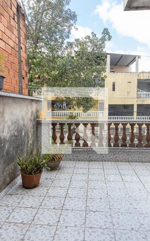 Casa à venda com 431m², 4 quartos e 8 vagas Casa à venda com 431m², 4 quartos e 8 vagasVaranda quarto 1