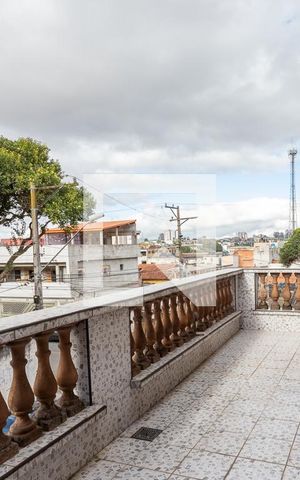 Casa à venda com 431m², 4 quartos e 8 vagas Casa à venda com 431m², 4 quartos e 8 vagasVaranda quarto 1