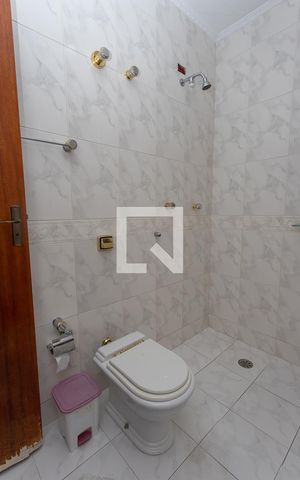 Casa à venda com 431m², 4 quartos e 8 vagas Casa à venda com 431m², 4 quartos e 8 vagasBanheiro social