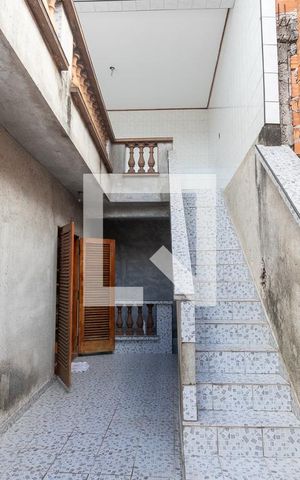 Casa à venda com 431m², 4 quartos e 8 vagas Casa à venda com 431m², 4 quartos e 8 vagasEscada para área de serviço / churrasqueira