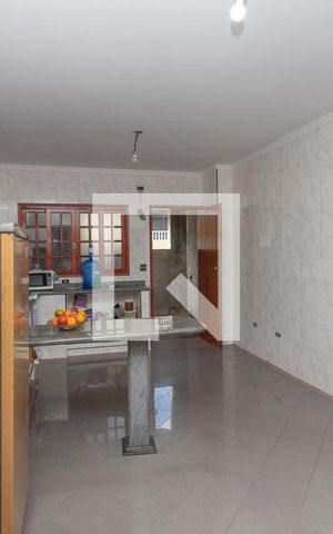 Casa à venda com 431m², 4 quartos e 8 vagas Casa à venda com 431m², 4 quartos e 8 vagasCozinha