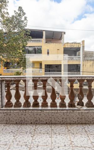Casa à venda com 431m², 4 quartos e 8 vagas Casa à venda com 431m², 4 quartos e 8 vagasVaranda do quarto 4 - suíte