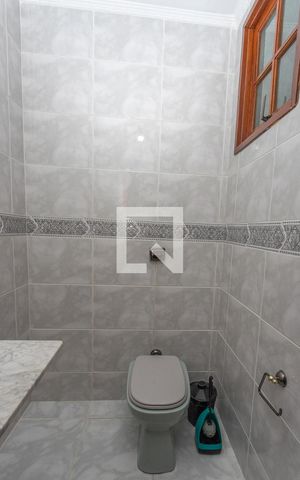 Casa à venda com 431m², 4 quartos e 8 vagas Casa à venda com 431m², 4 quartos e 8 vagasLavabo