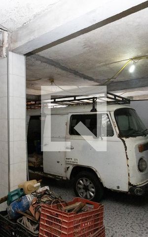 Casa à venda com 431m², 4 quartos e 8 vagas Casa à venda com 431m², 4 quartos e 8 vagasGaragem