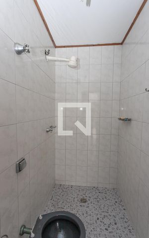 Casa à venda com 431m², 4 quartos e 8 vagas Casa à venda com 431m², 4 quartos e 8 vagasBanheiro de serviço
