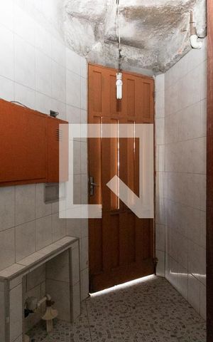 Casa à venda com 431m², 4 quartos e 8 vagas Casa à venda com 431m², 4 quartos e 8 vagasEntrada de pedestre para garagem
