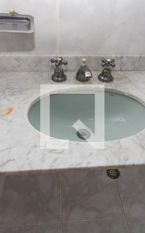 Casa à venda com 431m², 4 quartos e 8 vagas Casa à venda com 431m², 4 quartos e 8 vagasLavabo
