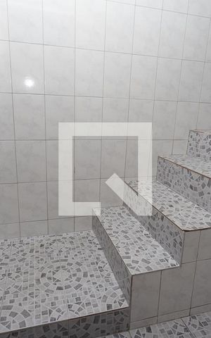 Casa à venda com 431m², 4 quartos e 8 vagas Casa à venda com 431m², 4 quartos e 8 vagasEscada interna para os quarto