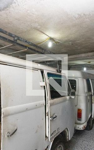 Casa à venda com 431m², 4 quartos e 8 vagas Casa à venda com 431m², 4 quartos e 8 vagasGaragem