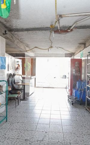 Casa à venda com 431m², 4 quartos e 8 vagas Casa à venda com 431m², 4 quartos e 8 vagasGaragem