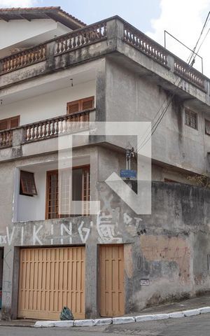 Casa à venda com 431m², 4 quartos e 8 vagas Casa à venda com 431m², 4 quartos e 8 vagasFachada