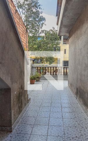 Casa à venda com 431m², 4 quartos e 8 vagas Casa à venda com 431m², 4 quartos e 8 vagasVaranda quarto 1